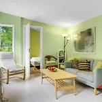Сasa de vacaciones 2 Bedroom Lovely In