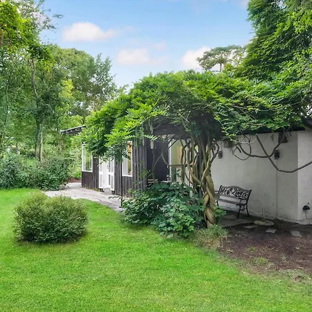 2 Bedroom Lovely In Dom wakacyjny Tisvilde